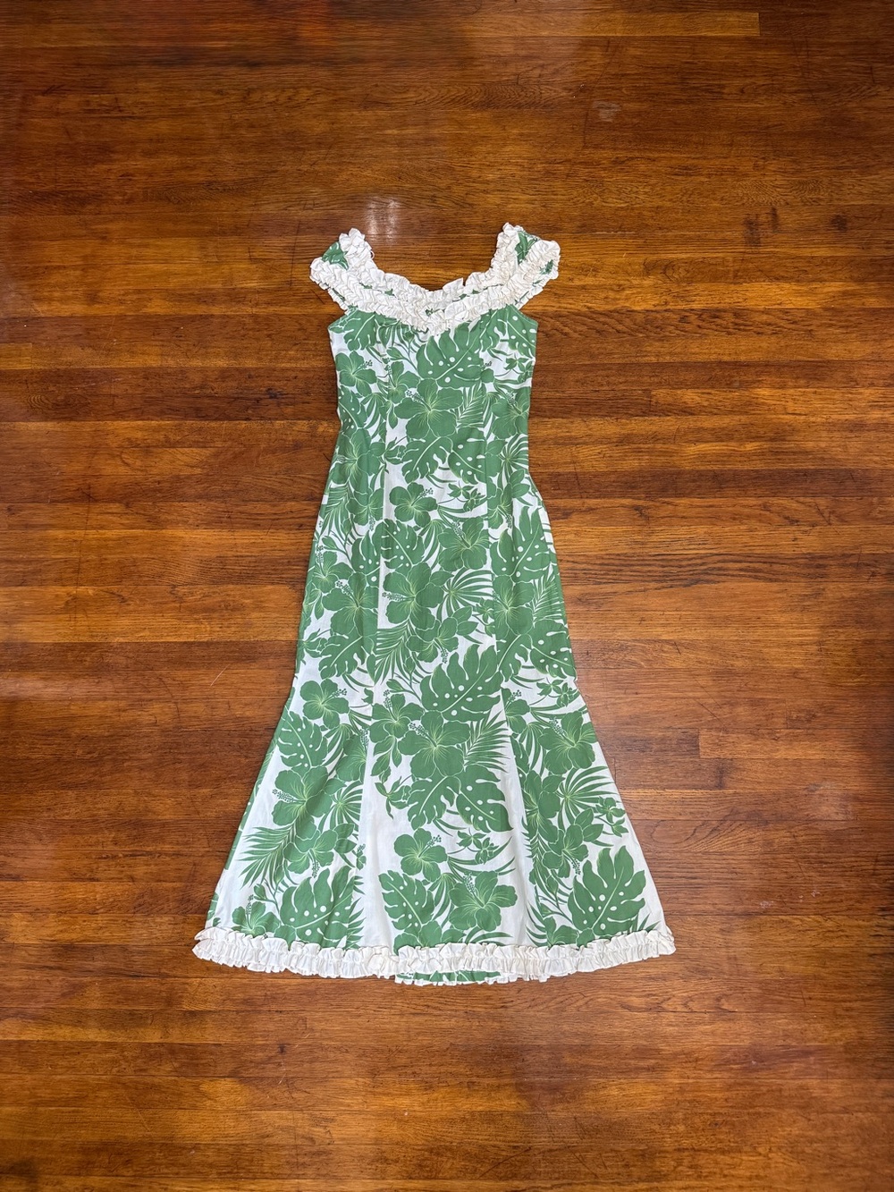 Vintage Green Hawaiian Tropical Ruffle-Trim Maxi Dress